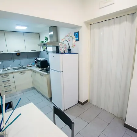 Holiday home Casa Vacanze Ciclopi Acitrezza